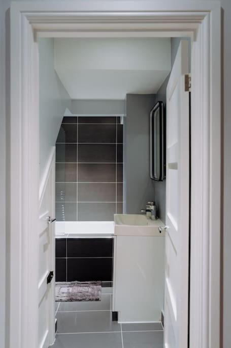 Modern 1Br In Brixton - Just Renovated! Apartment Лондон Екстериор снимка